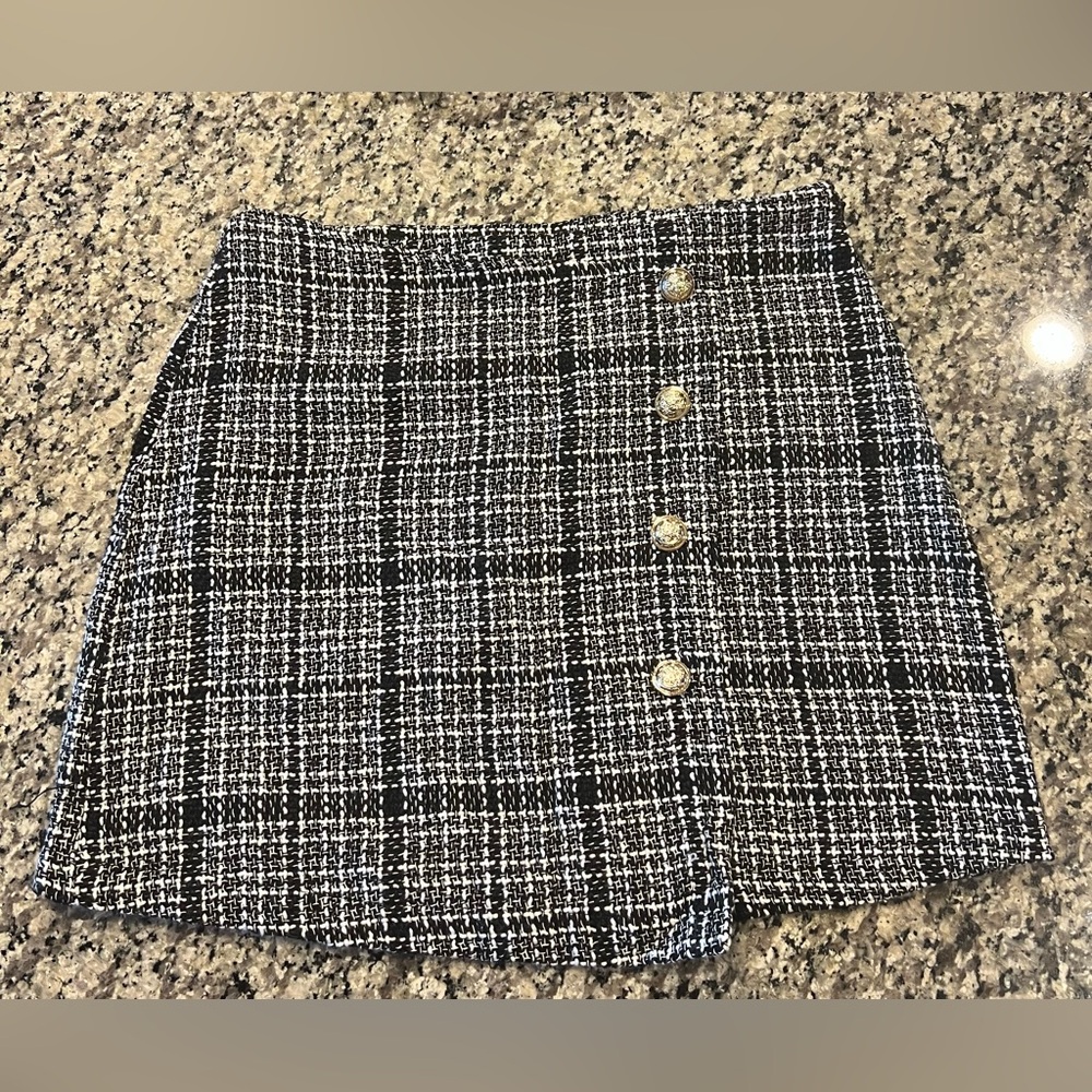 Chic Black and White Plaid Skirt